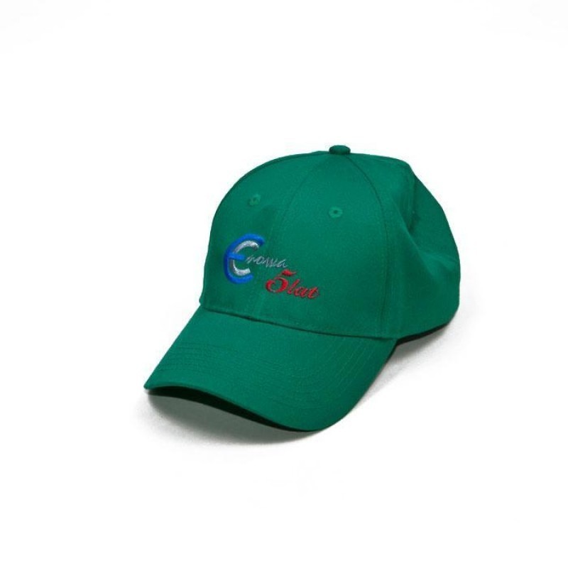 haftowana zielona czapka